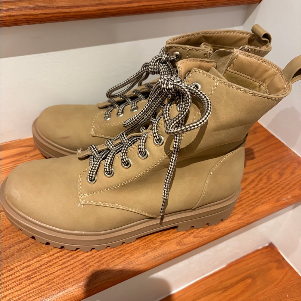 Hiker boots, like new
